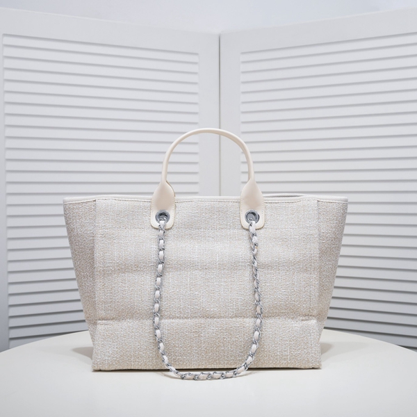 シャネルバッグ側面デザイン